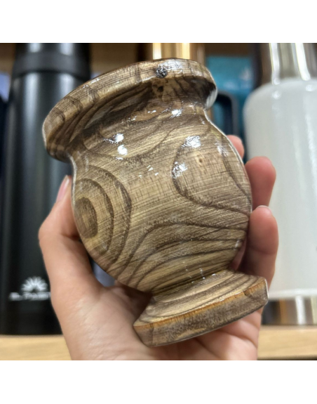 Mate madera lustrada